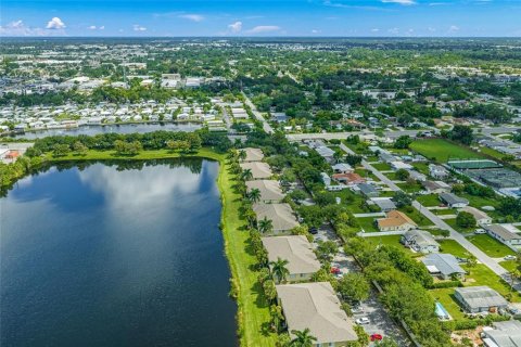Townhouse in Bradenton, Florida 3 bedrooms, 111.48 sq.m. № 2394289 - photo 27