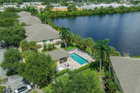Townhouse in Bradenton, Florida 3 bedrooms, 111.48 sq.m. № 2394289 - photo 29