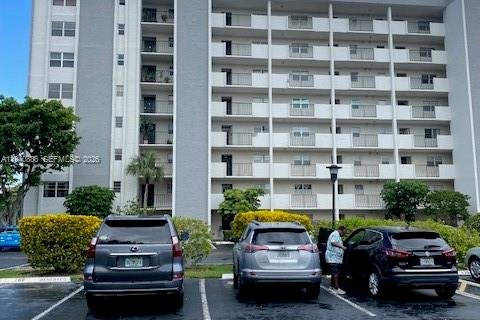 Кондоминиум с 2 спальнями в Лодерхилл, Флорида № 1998040