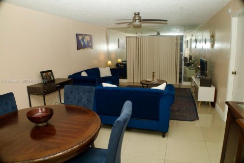 Condominio en venta en Lauderhill, Florida, 2 dormitorios, 102.19 m2 № 1998040 - foto 26