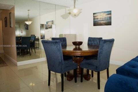 Condominio en venta en Lauderhill, Florida, 2 dormitorios, 102.19 m2 № 1998040 - foto 24