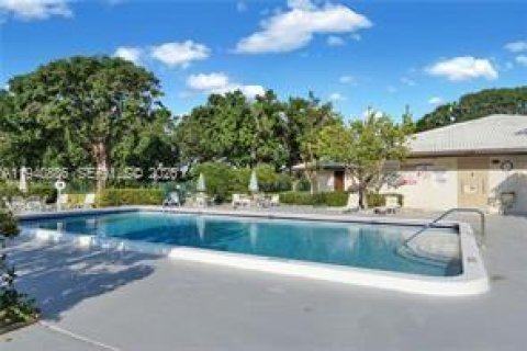 Condominio en venta en Lauderhill, Florida, 2 dormitorios, 102.19 m2 № 1998040 - foto 28