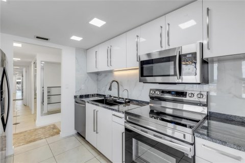 Condominio en venta en Daytona Beach, Florida, 2 dormitorios, 126.35 m2 № 2124888 - foto 7