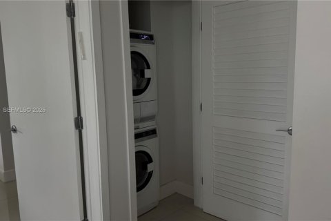 Condominio en venta en Bay Harbor Islands, Florida, 2 dormitorios, 117.06 m2 № 2002639 - foto 28