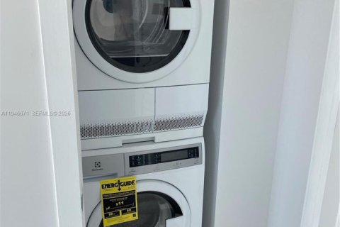 Condominio en venta en Bay Harbor Islands, Florida, 2 dormitorios, 117.06 m2 № 2002639 - foto 29