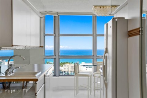 Condominio en venta en Aventura, Florida, 3 dormitorios, 159.98 m2 № 1924615 - foto 2