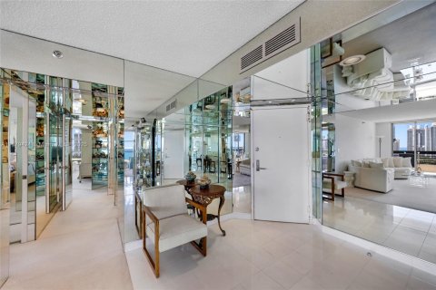 Condominio en venta en Aventura, Florida, 3 dormitorios, 159.98 m2 № 1924615 - foto 14