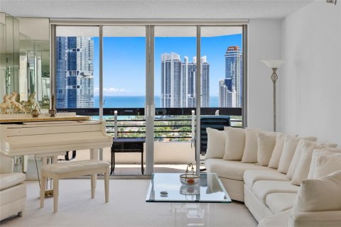 Condominio en venta en Aventura, Florida, 3 dormitorios, 159.98 m2 № 1924615 - foto 1