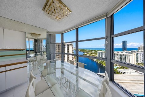 Condominio en venta en Aventura, Florida, 3 dormitorios, 159.98 m2 № 1924615 - foto 11