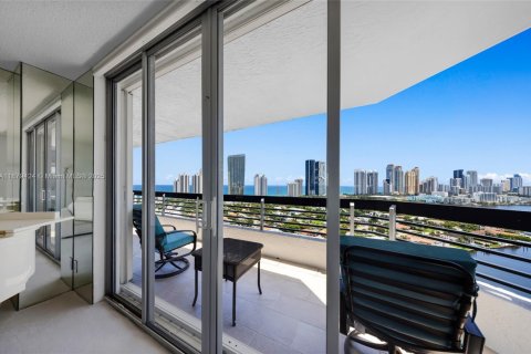 Condominio en venta en Aventura, Florida, 3 dormitorios, 159.98 m2 № 1924615 - foto 8