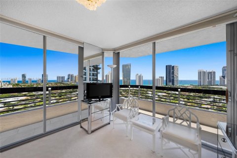 Condominio en venta en Aventura, Florida, 3 dormitorios, 159.98 m2 № 1924615 - foto 20