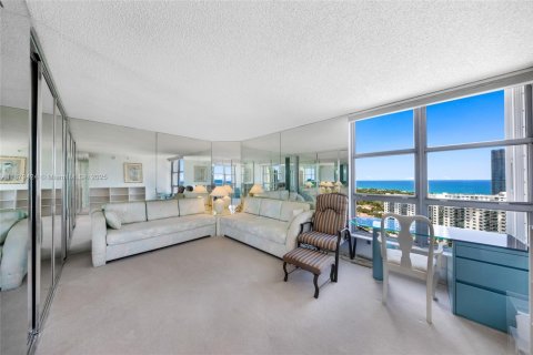 Condominio en venta en Aventura, Florida, 3 dormitorios, 159.98 m2 № 1924615 - foto 15