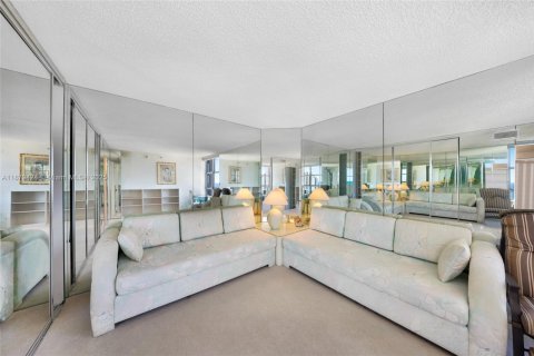 Condominio en venta en Aventura, Florida, 3 dormitorios, 159.98 m2 № 1924615 - foto 16