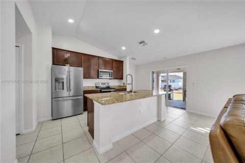 Casa en venta en Cape Coral, Florida, 3 dormitorios, 153.29 m2 № 2031088 - foto 9