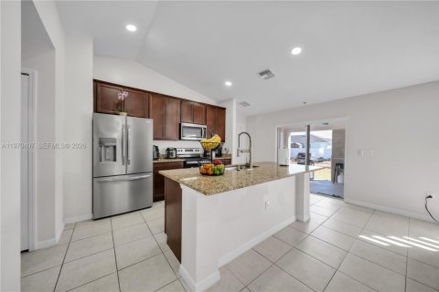 Casa en venta en Cape Coral, Florida, 3 dormitorios, 153.29 m2 № 2031088 - foto 6