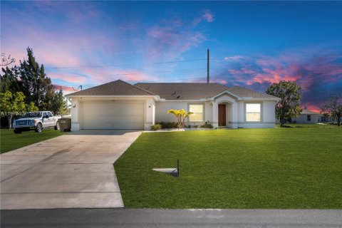 Casa en Cape Coral, Florida 3 dormitorios, 153.29 m2 № 2031088
