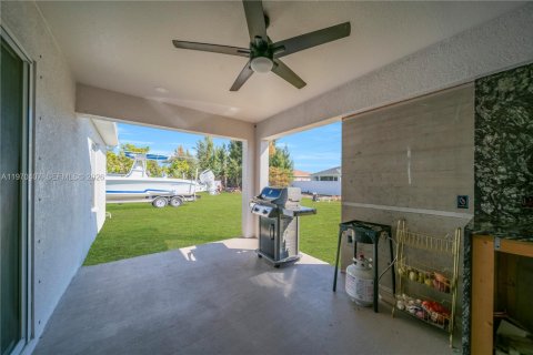 Casa en venta en Cape Coral, Florida, 3 dormitorios, 153.29 m2 № 2031088 - foto 28