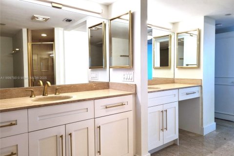 Condo in Boca Raton, Florida, 2 bedrooms  № 1952483 - photo 17