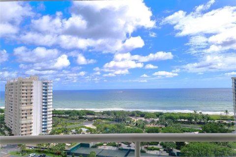 Condo in Boca Raton, Florida, 2 bedrooms  № 1952483 - photo 1