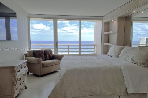 Condo in Boca Raton, Florida, 2 bedrooms  № 1952483 - photo 15