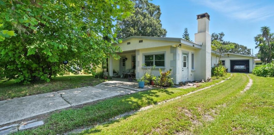 House in New Smyrna Beach, Florida 2 bedrooms, 110.37 sq.m. № 1886261