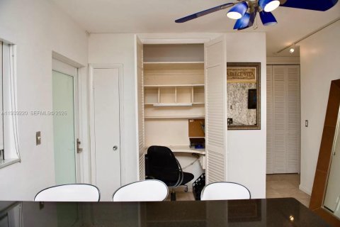 Купить кондоминиум в Майами-Бич, Флорида 1 спальня, 64.1м2, № 1997547 - фото 8