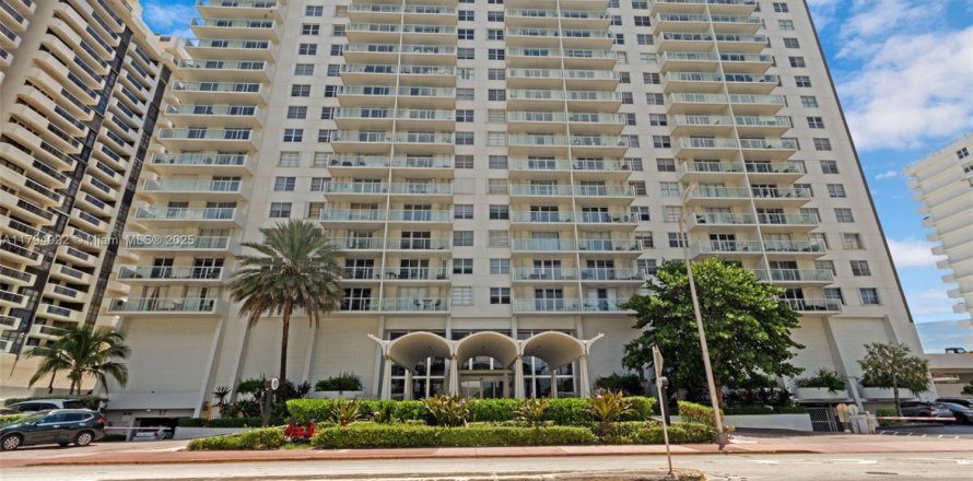 Condo à Miami Beach, Floride, 1 chambre № 1726075