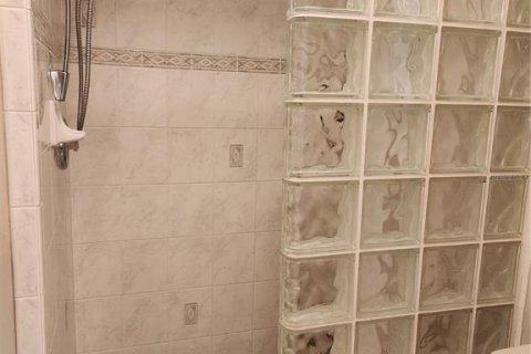 Condo in Bradenton, Florida, 2 bedrooms  № 2205791 - photo 9