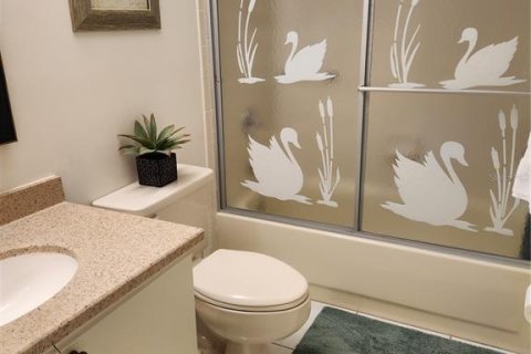 Condo in Bradenton, Florida, 2 bedrooms  № 2205791 - photo 12