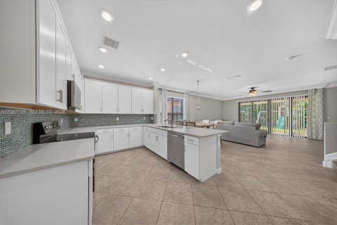 Casa en venta en Lake Worth, Florida, 4 dormitorios, 294.13 m2 № 2381674 - foto 9