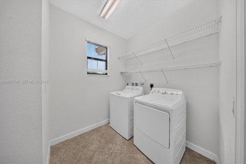 Casa en venta en Lake Worth, Florida, 4 dormitorios, 294.13 m2 № 2381674 - foto 24