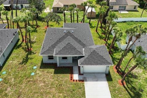 House in North Port, Florida 3 bedrooms, 146.51 sq.m. № 1911516 - photo 4