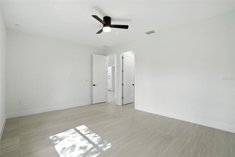 House in North Port, Florida 3 bedrooms, 146.51 sq.m. № 1911516 - photo 28