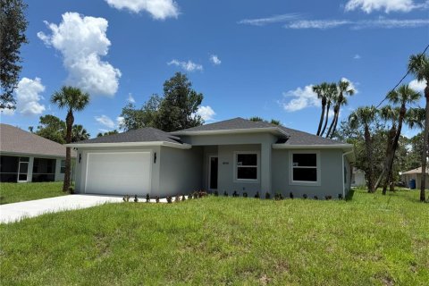 House in North Port, Florida 3 bedrooms, 146.51 sq.m. № 1911516 - photo 3