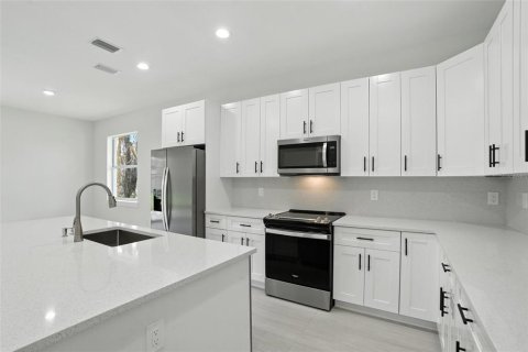 House in North Port, Florida 3 bedrooms, 146.51 sq.m. № 1911516 - photo 13