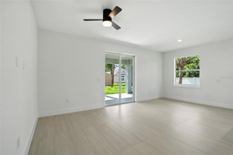 House in North Port, Florida 3 bedrooms, 146.51 sq.m. № 1911516 - photo 9