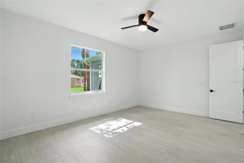 House in North Port, Florida 3 bedrooms, 146.51 sq.m. № 1911516 - photo 29