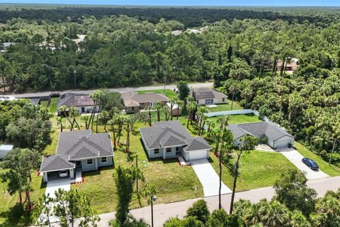 House in North Port, Florida 3 bedrooms, 146.51 sq.m. № 1911516 - photo 6