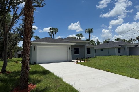 House in North Port, Florida 3 bedrooms, 146.51 sq.m. № 1911516 - photo 2