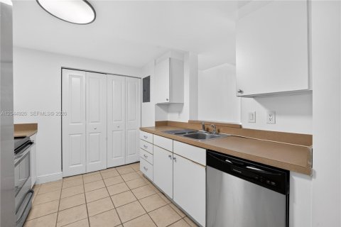Condominio en venta en Miami, Florida, 2 dormitorios, 95.04 m2 № 2252237 - foto 22