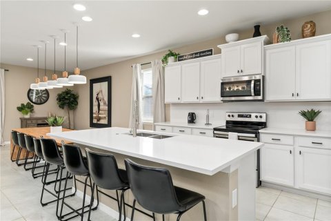 Villa ou maison à vendre à Kissimmee, Floride: 8 chambres, 375.42 m2 № 2321324 - photo 8