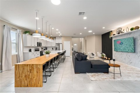 Villa ou maison à vendre à Kissimmee, Floride: 8 chambres, 375.42 m2 № 2321324 - photo 5