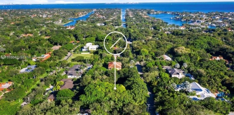 Condo in Miami, Florida, 3 bedrooms  № 2044476