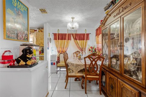 Купить виллу или дом в Флорида-Сити, Флорида 3 спальни, 101.45м2, № 1998491 - фото 8