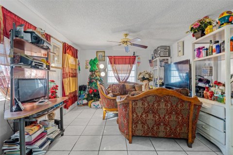 Купить виллу или дом в Флорида-Сити, Флорида 3 спальни, 101.45м2, № 1998491 - фото 7