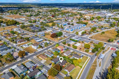 Купить виллу или дом в Флорида-Сити, Флорида 3 спальни, 101.45м2, № 1998491 - фото 30