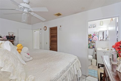 Купить виллу или дом в Флорида-Сити, Флорида 3 спальни, 101.45м2, № 1998491 - фото 16