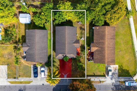 Купить виллу или дом в Флорида-Сити, Флорида 3 спальни, 101.45м2, № 1998491 - фото 26