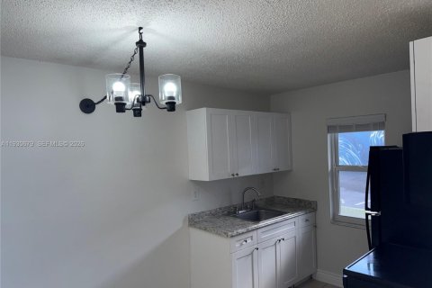 Apartment in Fort Lauderdale, Florida 2 bedrooms, 72 sq.m. № 1989320 - photo 8