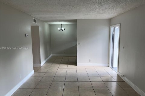 Apartment in Fort Lauderdale, Florida 2 bedrooms, 72 sq.m. № 1989320 - photo 6